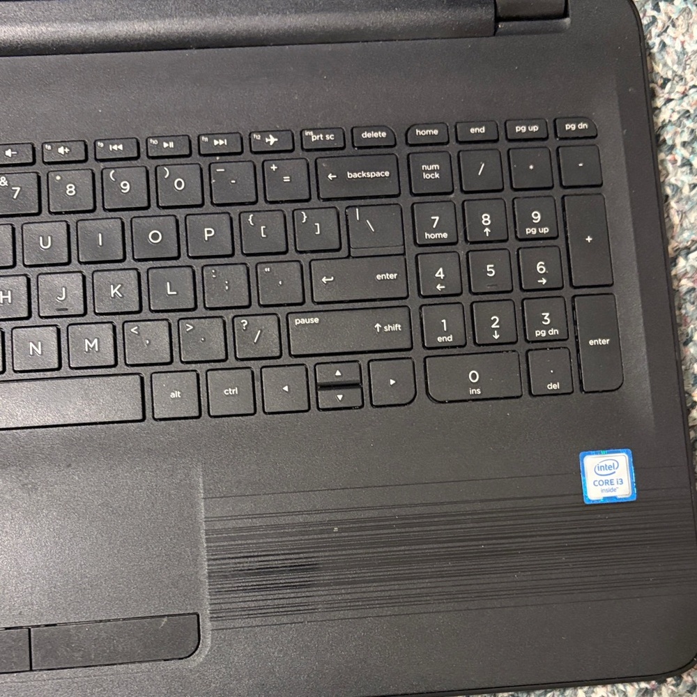 HP Sleek Black Laptop - Picture 4 of 6